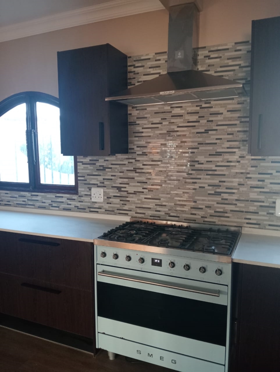 5 Bedroom Property for Sale in Paradise Beach Eastern Cape